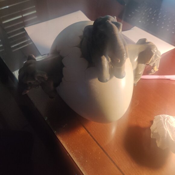 Sergio Bustamante Elephant hatching Egg sculpture - Picture 2 of 4